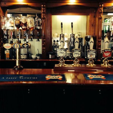 The Swan Inn Sturminster Newton Ngoại thất bức ảnh