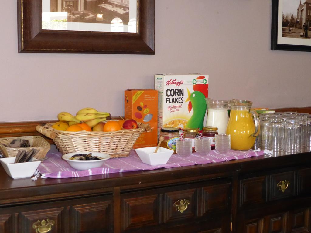 The Swan Inn Sturminster Newton Ngoại thất bức ảnh