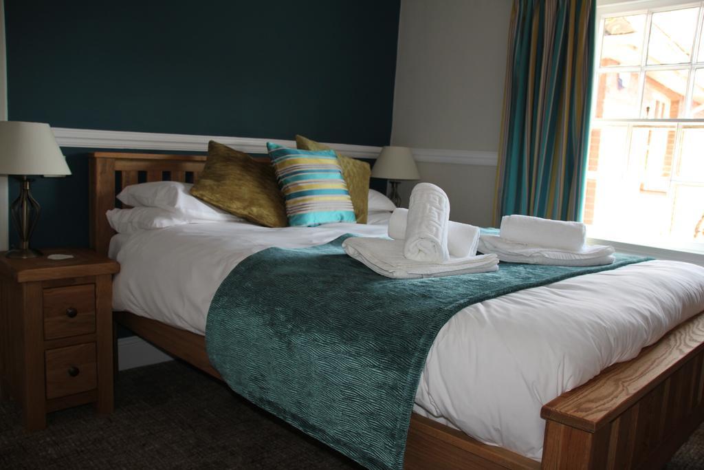 The Swan Inn Sturminster Newton Ngoại thất bức ảnh