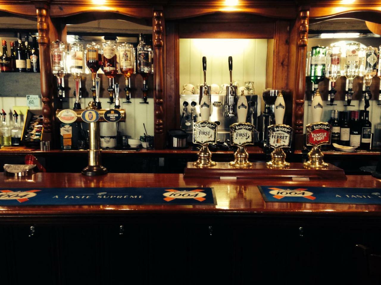 The Swan Inn Sturminster Newton Ngoại thất bức ảnh