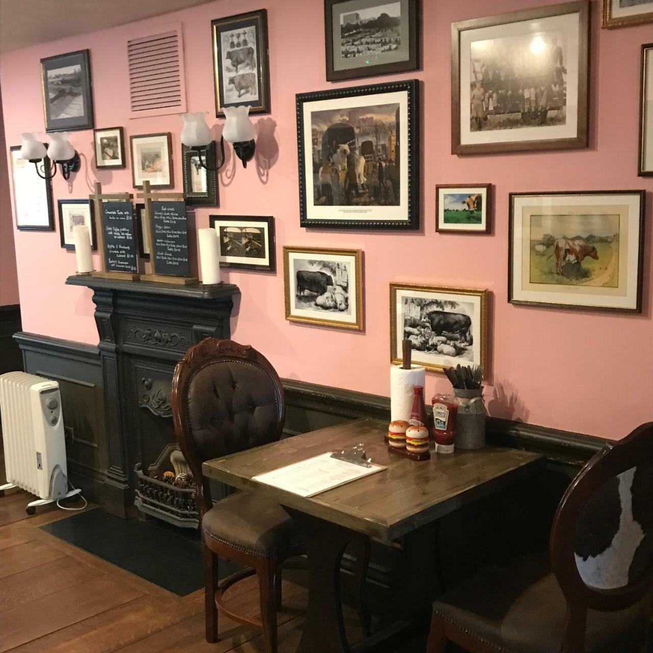 The Swan Inn Sturminster Newton Ngoại thất bức ảnh